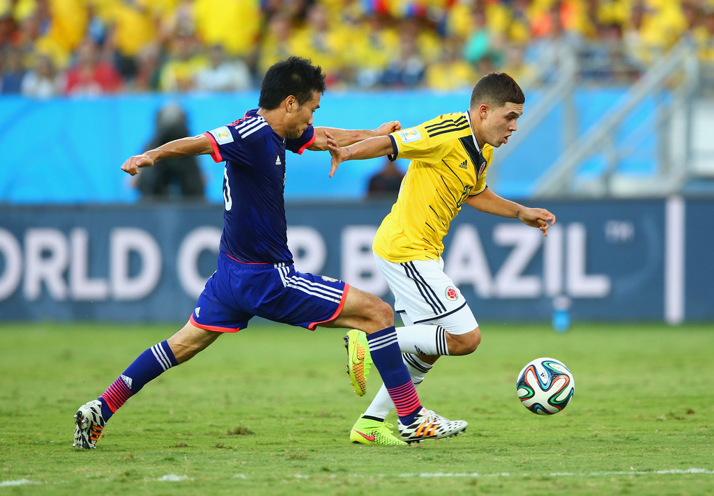 维拉客场4-3逆转布莱顿，终结其英超主场不败纪录，升至第三名。（阿斯顿维拉客场4-3逆转布莱顿，终结对手英超主场不败并升至积分榜第三）