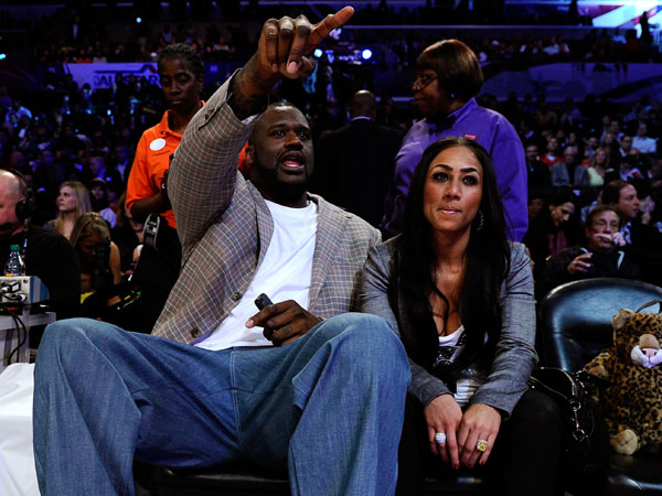 十秒钟连续过三人，离谱（十秒内连过三人，简直逆天）