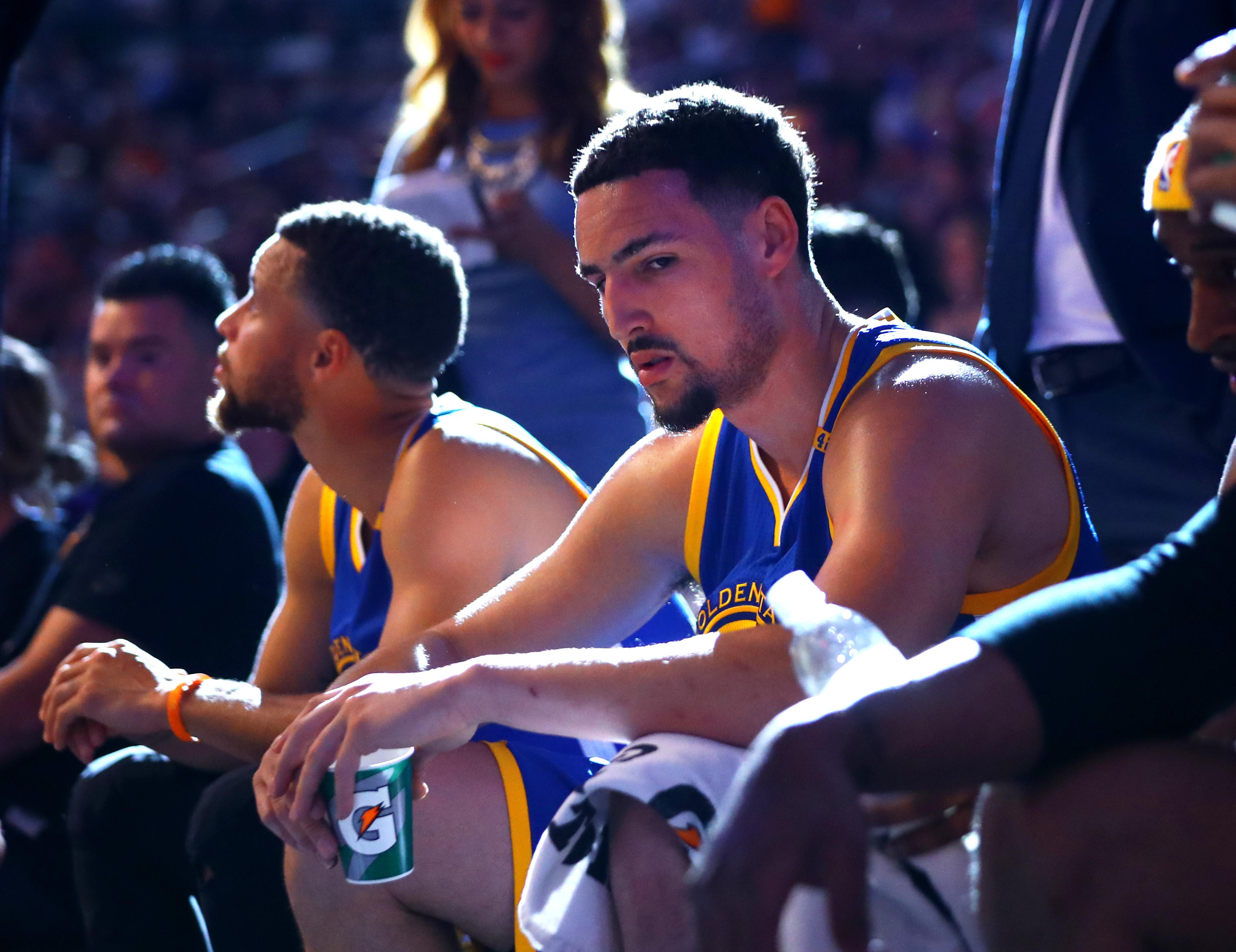 阮奇龙庆祝冲超：美好的一个赛季，一起期待2026新的挑战（阮奇龙庆贺升超：美妙赛季收官，携手期待2026年新挑战）