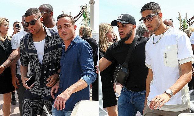 名记：利物浦中场莫顿将在周二正式签约加盟里昂（权威记者：利物浦中场莫顿将于周二完成签约，加盟里昂）