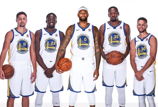 火药味！陶汉林垫脚纪卓违体犯规引刘维伟暴怒 冲到球场内质疑裁判吃T（赛场火药味十足：陶汉林疑似垫脚、纪卓违体，刘维伟怒闯场内质疑判罚被判技犯）