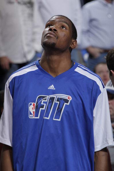 张琳芃：中超夺冠已成为过去，全力以赴打好明天的亚冠比赛（张琳芃：联赛冠军已翻篇，明日亚冠全力争胜）