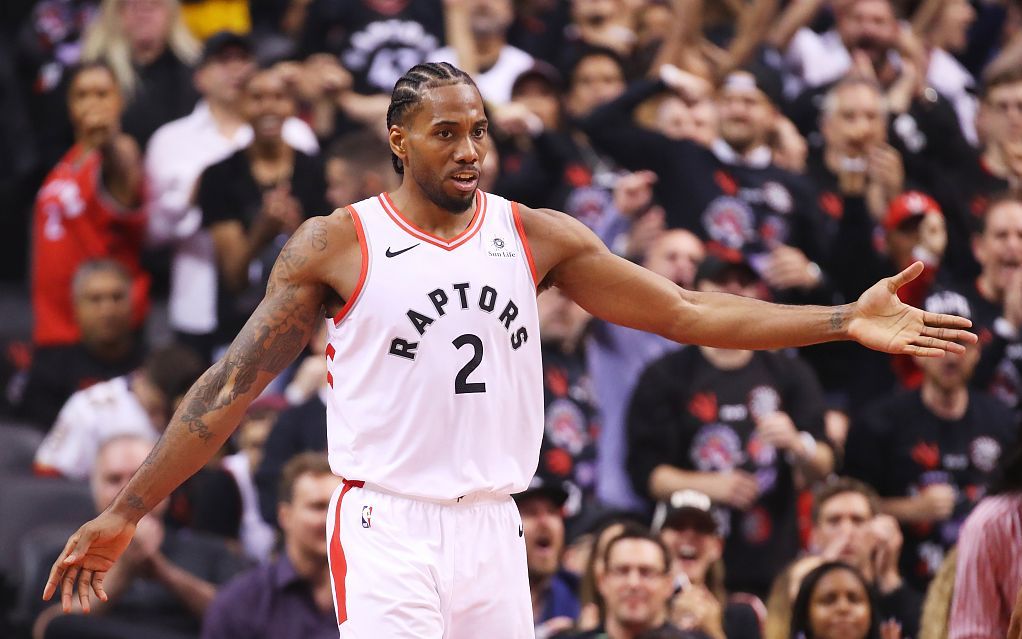 高效发挥！亚历山大半场6中5拿到17分3篮板3助攻（手感火热！亚历山大半场6投5中砍下17分3篮板3助攻）