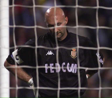 中足联财务约定：球员收取合同外价值超一万元现金或物品需报备（中足联新规：球员合同外收受超1万元款物须报备）