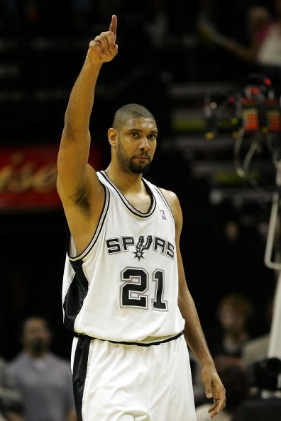 NBA常规赛最佳阵容评选，目前哪些球星打得最好？（NBA常规赛最佳阵容盘点：谁打得最亮眼？）